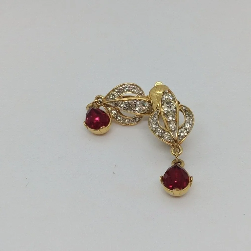 Trifari Vintage Red Teardrop Rhinestone Gold Tone Clip On Earrings Pavé Accent